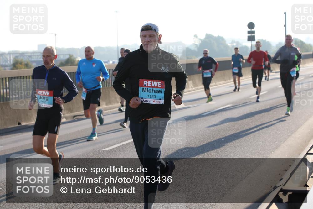 03.10.2025 - Köhlbrandbrückenlauf Lena Gebhardt http://msf.ph/oto/9053436 03.10.2025 09:16:03 Position 1 1102, 1133 meine-sportfotos.de