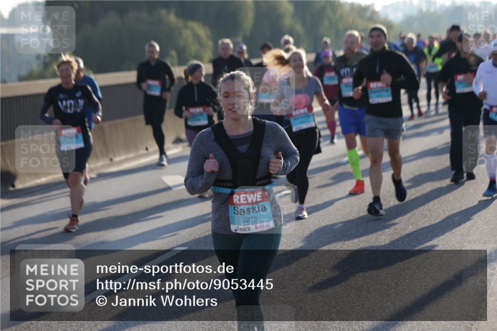 03.10.2025 - Köhlbrandbrückenlauf Jannik Wohlers http://msf.ph/oto/9053445 03.10.2025 09:19:55 Position 3 2678 meine-sportfotos.de
