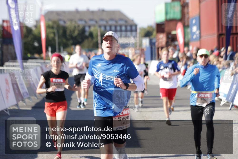 03.10.2025 - Köhlbrandbrückenlauf Jannik Wohlers http://msf.ph/oto/9053446 03.10.2025 13:09:30 Ziel 4129, 4134, 4212, 4298, 4358, 4365, 4681, 5061, 5352, 5803, 5813, 5907, 6379, 6438, 6481, 6661, 6667, 6743 meine-sportfotos.de