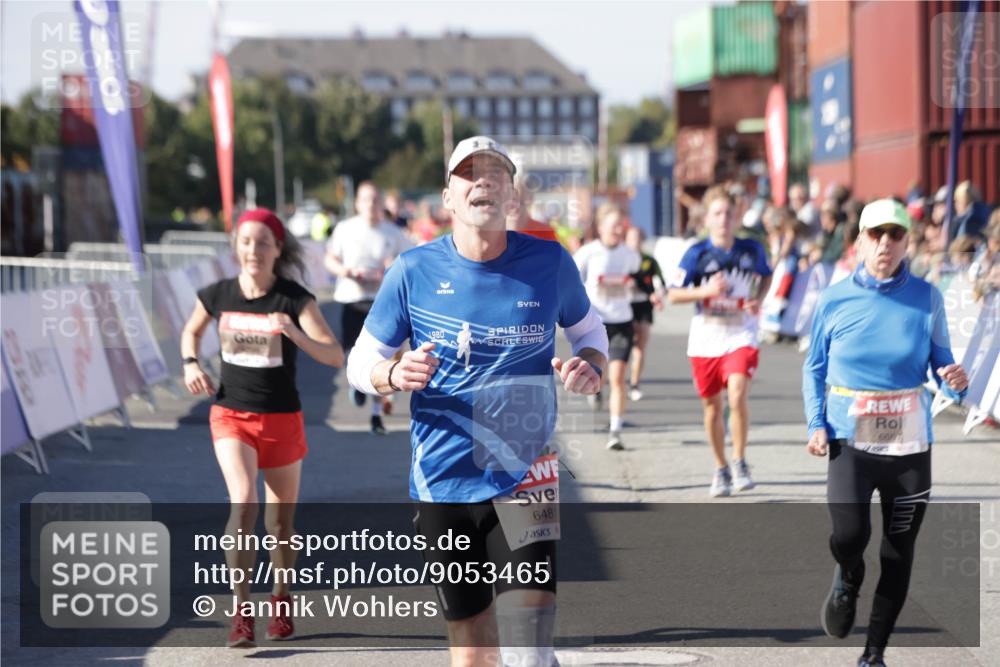 03.10.2025 - Köhlbrandbrückenlauf Jannik Wohlers http://msf.ph/oto/9053465 03.10.2025 13:09:31 Ziel 4129, 4134, 4212, 4298, 4358, 4365, 4614, 5061, 5352, 5803, 5813, 5907, 6379, 6438, 6481, 6661, 6667, 6743 meine-sportfotos.de