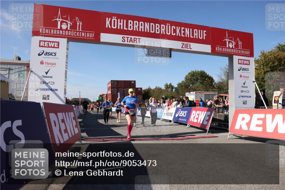03.10.2025 - Köhlbrandbrückenlauf Lena Gebhardt http://msf.ph/oto/9053473 03.10.2025 13:23:09 Ziel 4339, 4350, 4553, 4904, 4905, 4964, 4987, 5076, 5573, 5712, 5716, 5812, 6070, 6071, 6652 meine-sportfotos.de