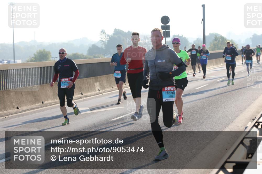 03.10.2025 - Köhlbrandbrückenlauf Lena Gebhardt http://msf.ph/oto/9053474 03.10.2025 09:16:05 Position 1 2820, 3354 meine-sportfotos.de