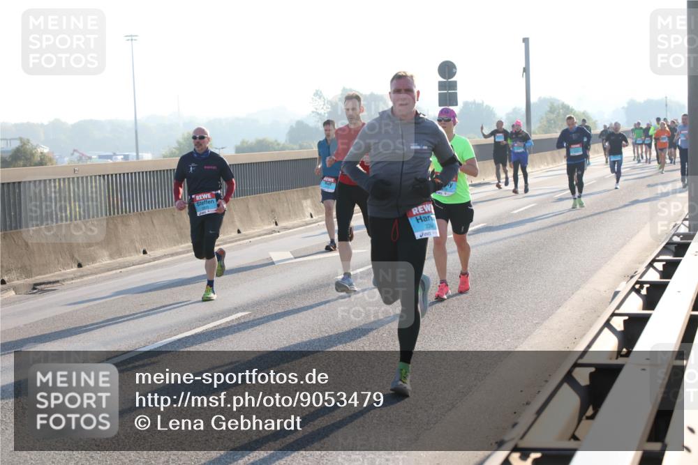 03.10.2025 - Köhlbrandbrückenlauf Lena Gebhardt http://msf.ph/oto/9053479 03.10.2025 09:16:05 Position 1  meine-sportfotos.de