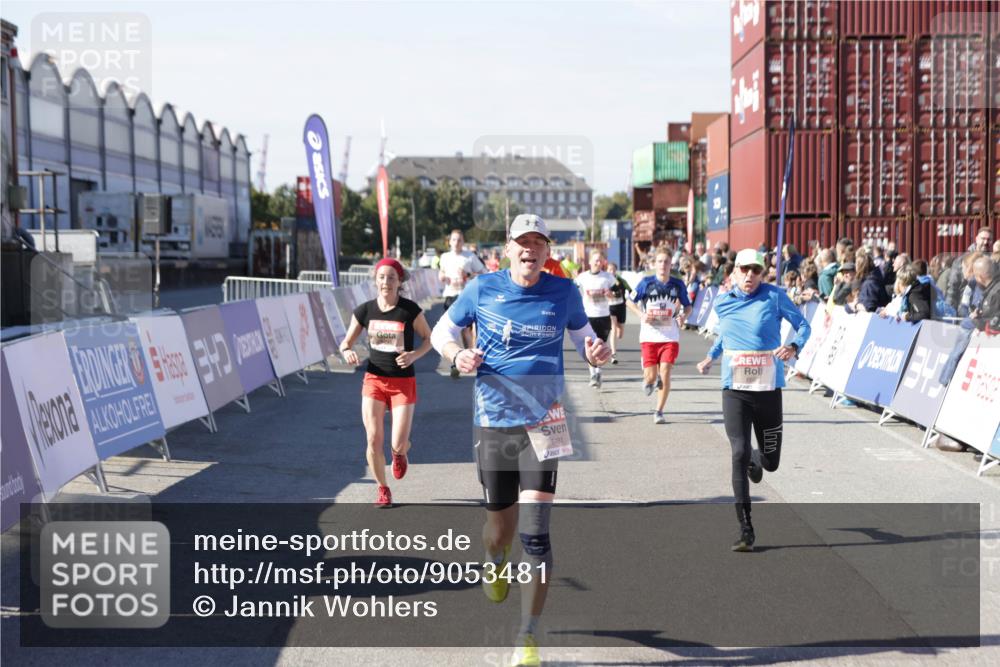 03.10.2025 - Köhlbrandbrückenlauf Jannik Wohlers http://msf.ph/oto/9053481 03.10.2025 13:09:31 Ziel 4129, 4134, 4212, 4298, 4358, 4365, 4614, 5061, 5352, 5803, 5813, 5907, 6379, 6438, 6481, 6661, 6667, 6743 meine-sportfotos.de