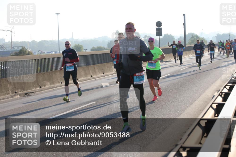03.10.2025 - Köhlbrandbrückenlauf Lena Gebhardt http://msf.ph/oto/9053488 03.10.2025 09:16:05 Position 1  meine-sportfotos.de