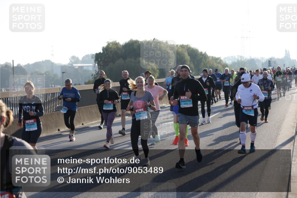 03.10.2025 - Köhlbrandbrückenlauf Jannik Wohlers http://msf.ph/oto/9053489 03.10.2025 09:19:56 Position 3 1771, 1907, 1905 meine-sportfotos.de