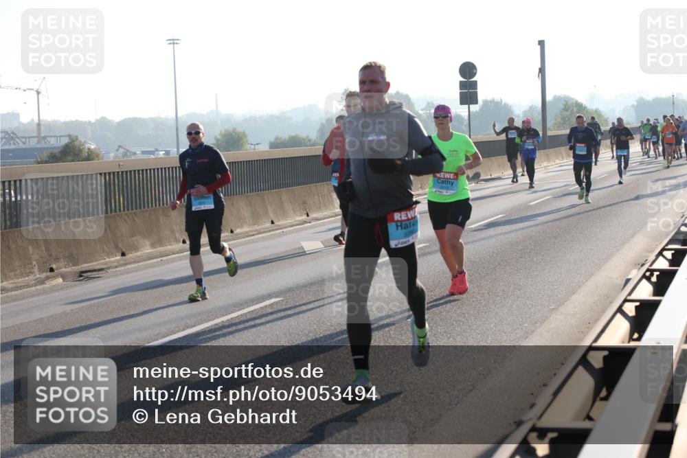 03.10.2025 - Köhlbrandbrückenlauf Lena Gebhardt http://msf.ph/oto/9053494 03.10.2025 09:16:05 Position 1  meine-sportfotos.de