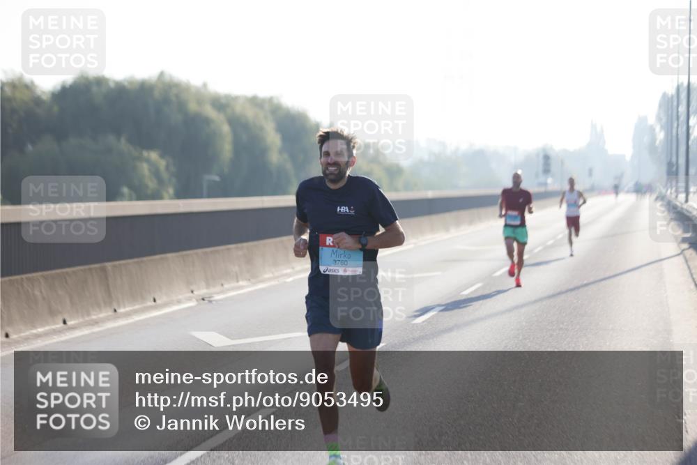 03.10.2025 - Köhlbrandbrückenlauf Jannik Wohlers http://msf.ph/oto/9053495 03.10.2025 09:10:51 Position 3 3760 meine-sportfotos.de