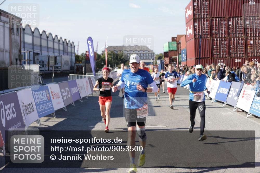 03.10.2025 - Köhlbrandbrückenlauf Jannik Wohlers http://msf.ph/oto/9053500 03.10.2025 13:09:31 Ziel 4129, 4134, 4212, 4298, 4358, 4365, 4614, 5061, 5352, 5803, 5813, 5907, 6379, 6438, 6481, 6661, 6667, 6743 meine-sportfotos.de
