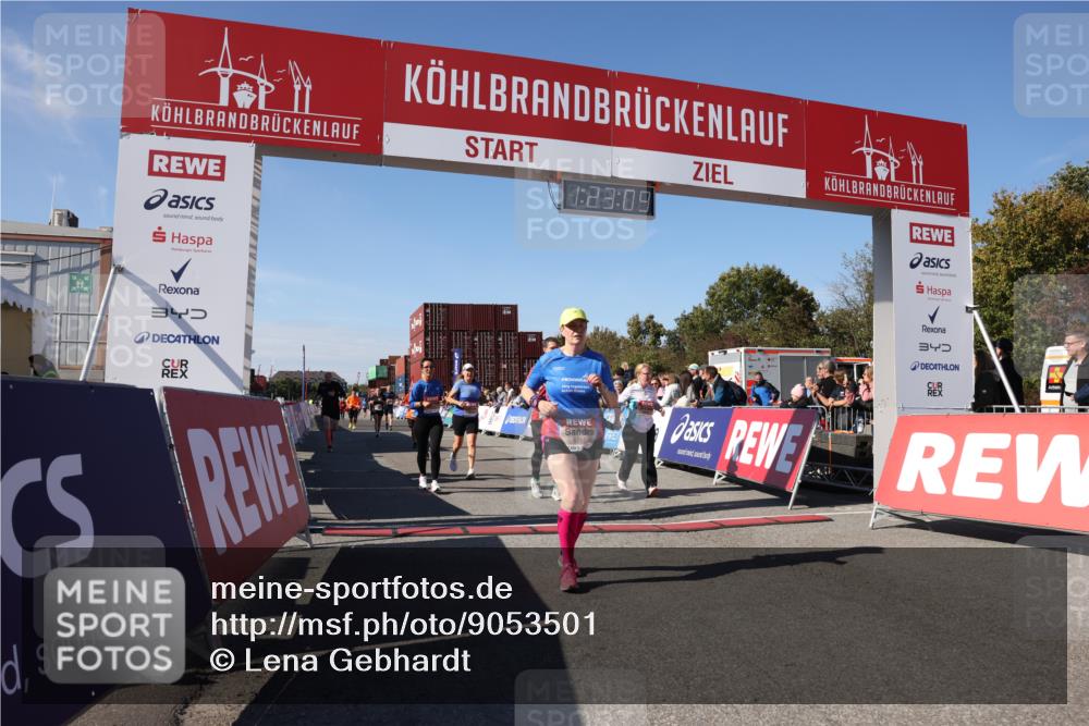 03.10.2025 - Köhlbrandbrückenlauf Lena Gebhardt http://msf.ph/oto/9053501 03.10.2025 13:23:10 Ziel 4339, 4350, 4553, 4904, 4905, 4964, 4987, 5076, 5573, 5712, 5716, 5812, 6070, 6071, 6652 meine-sportfotos.de
