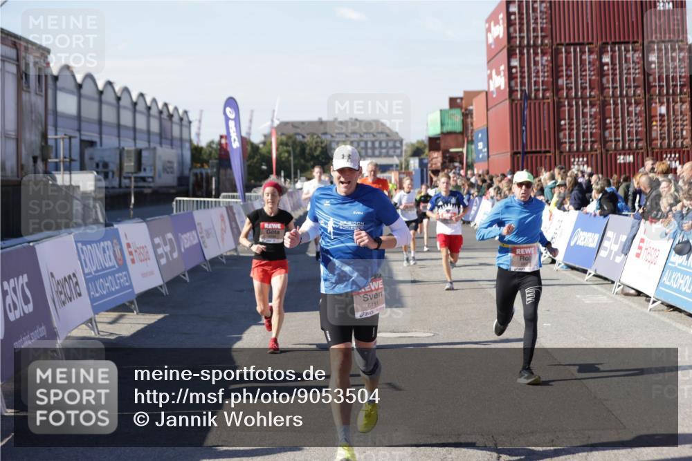 03.10.2025 - Köhlbrandbrückenlauf Jannik Wohlers http://msf.ph/oto/9053504 03.10.2025 13:09:31 Ziel 4129, 4134, 4212, 4298, 4358, 4365, 4614, 5061, 5352, 5803, 5813, 5907, 6379, 6438, 6481, 6661, 6667, 6743 meine-sportfotos.de