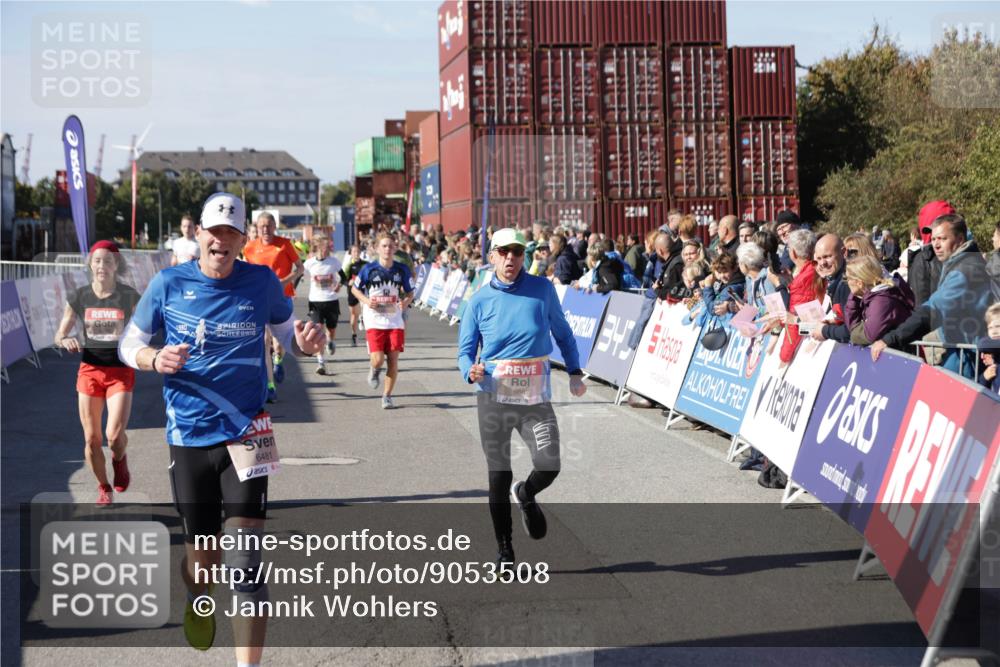 03.10.2025 - Köhlbrandbrückenlauf Jannik Wohlers http://msf.ph/oto/9053508 03.10.2025 13:09:31 Ziel 4129, 4134, 4212, 4298, 4358, 4365, 4614, 5061, 5352, 5803, 5813, 5907, 6379, 6438, 6481, 6661, 6667, 6743 meine-sportfotos.de