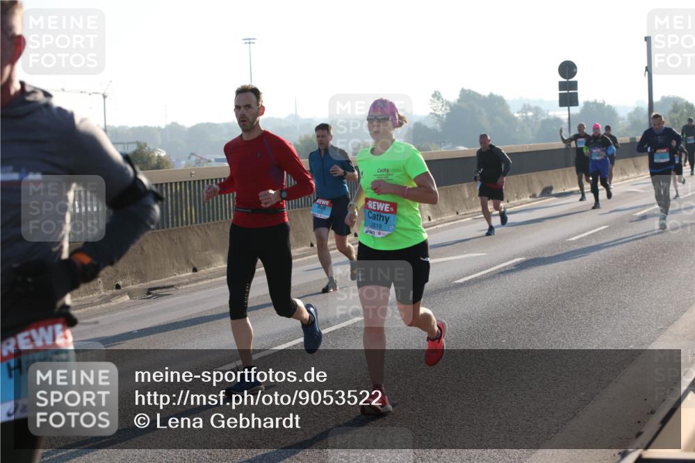 03.10.2025 - Köhlbrandbrückenlauf Lena Gebhardt http://msf.ph/oto/9053522 03.10.2025 09:16:06 Position 1 3354, 2819 meine-sportfotos.de