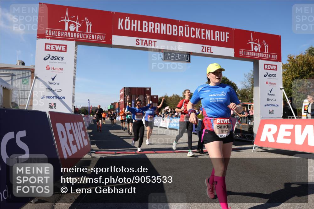 03.10.2025 - Köhlbrandbrückenlauf Lena Gebhardt http://msf.ph/oto/9053533 03.10.2025 13:23:11 Ziel 4339, 4350, 4553, 4904, 4905, 4964, 4987, 5076, 5573, 5712, 5716, 6070, 6071, 6652 meine-sportfotos.de