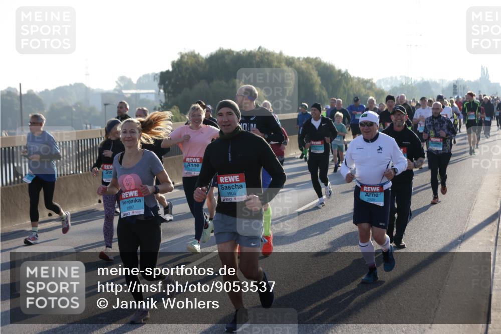 03.10.2025 - Köhlbrandbrückenlauf Jannik Wohlers http://msf.ph/oto/9053537 03.10.2025 09:19:57 Position 3 1907, 1672, 1905, 2929 meine-sportfotos.de