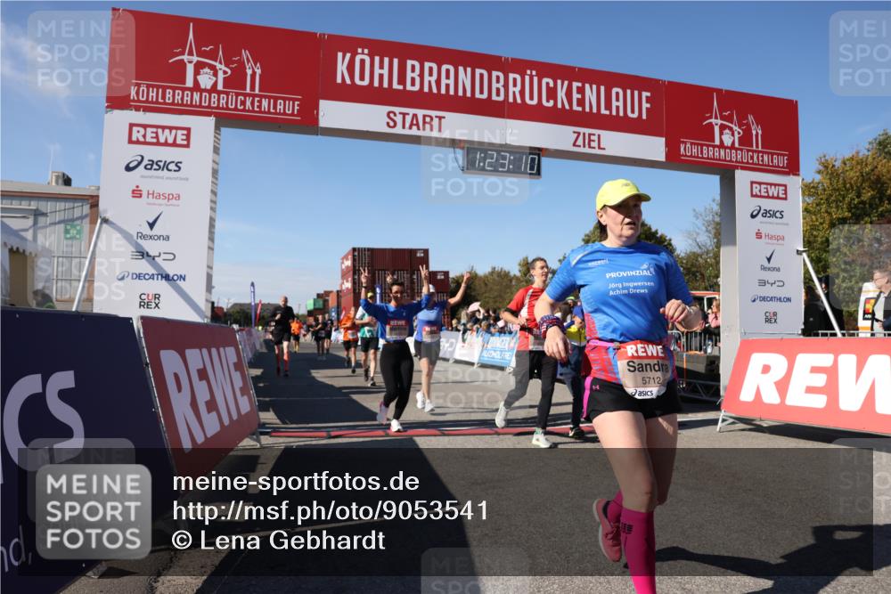 03.10.2025 - Köhlbrandbrückenlauf Lena Gebhardt http://msf.ph/oto/9053541 03.10.2025 13:23:11 Ziel 4339, 4350, 4553, 4904, 4905, 4964, 4987, 5076, 5573, 5712, 5716, 6070, 6071, 6652 meine-sportfotos.de