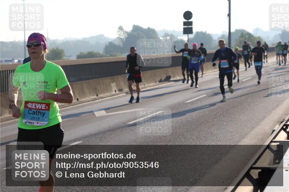 03.10.2025 - Köhlbrandbrückenlauf Lena Gebhardt http://msf.ph/oto/9053546 03.10.2025 09:16:07 Position 1 2025, 2819 meine-sportfotos.de