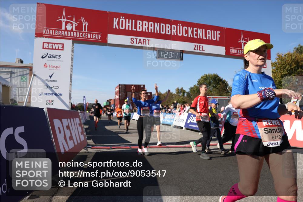03.10.2025 - Köhlbrandbrückenlauf Lena Gebhardt http://msf.ph/oto/9053547 03.10.2025 13:23:11 Ziel 4339, 4350, 4553, 4904, 4905, 4964, 4987, 5076, 5573, 5712, 5716, 6070, 6071, 6652 meine-sportfotos.de