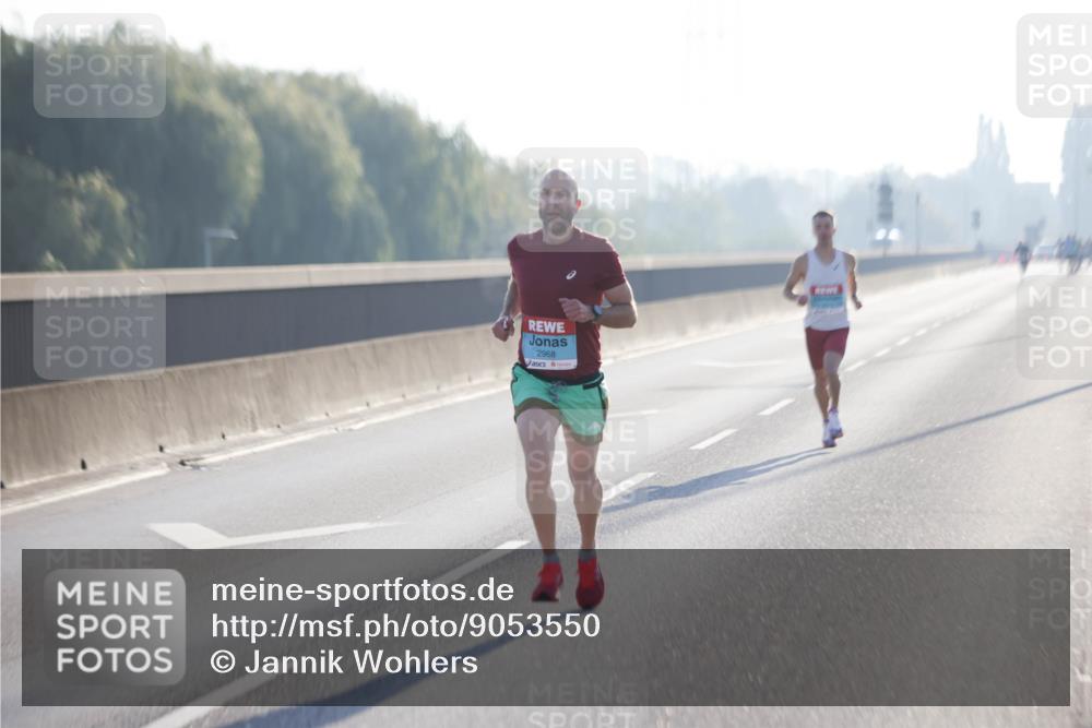 03.10.2025 - Köhlbrandbrückenlauf Jannik Wohlers http://msf.ph/oto/9053550 03.10.2025 09:10:54 Position 3 2968 meine-sportfotos.de
