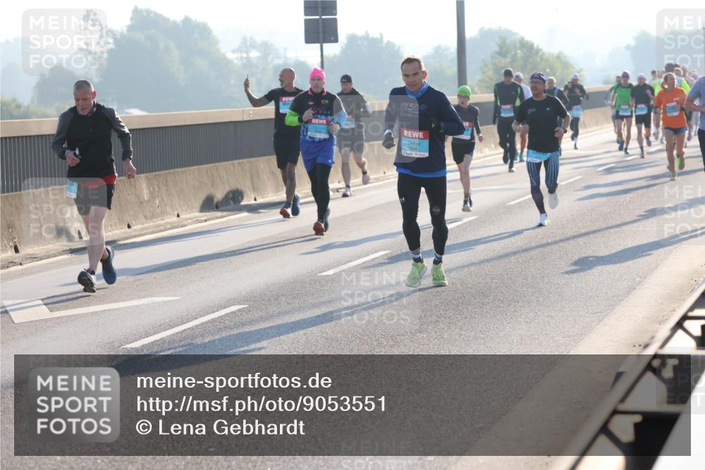 03.10.2025 - Köhlbrandbrückenlauf Lena Gebhardt http://msf.ph/oto/9053551 03.10.2025 09:16:07 Position 1 50, 3836 meine-sportfotos.de