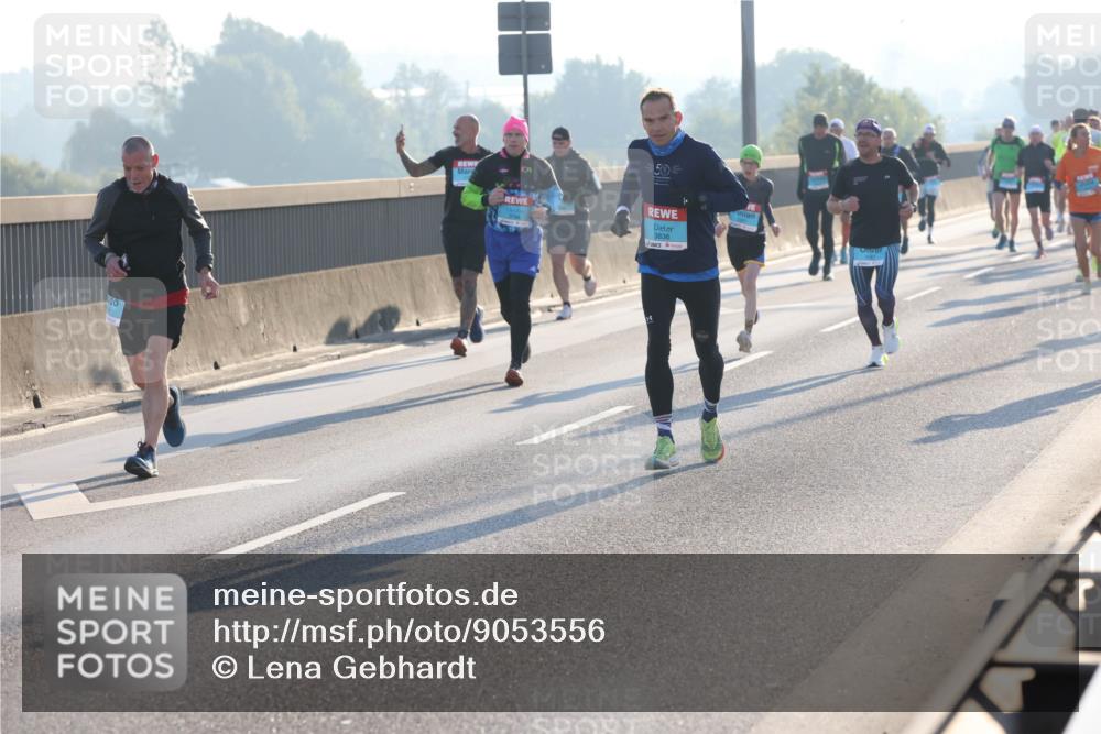 03.10.2025 - Köhlbrandbrückenlauf Lena Gebhardt http://msf.ph/oto/9053556 03.10.2025 09:16:07 Position 1 3836 meine-sportfotos.de