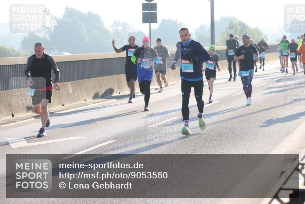 03.10.2025 - Köhlbrandbrückenlauf Lena Gebhardt http://msf.ph/oto/9053560 03.10.2025 09:16:08 Position 1 100, 50, 3836 meine-sportfotos.de