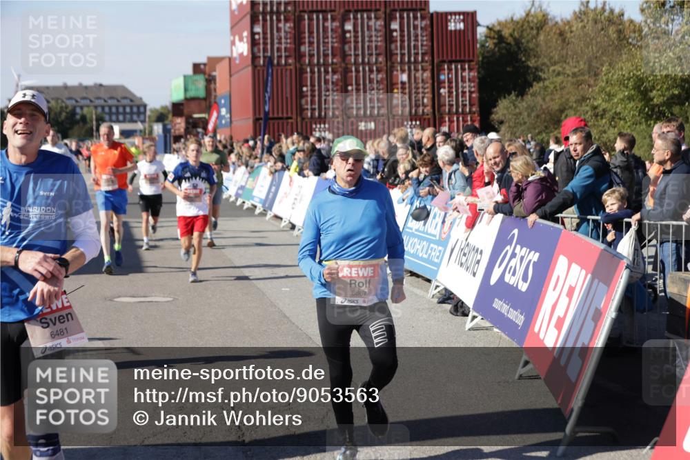 03.10.2025 - Köhlbrandbrückenlauf Jannik Wohlers http://msf.ph/oto/9053563 03.10.2025 13:09:32 Ziel 4129, 4134, 4212, 4262, 4298, 4358, 4365, 4614, 5061, 5352, 5803, 5813, 5907, 6379, 6438, 6481, 6661, 6667 meine-sportfotos.de