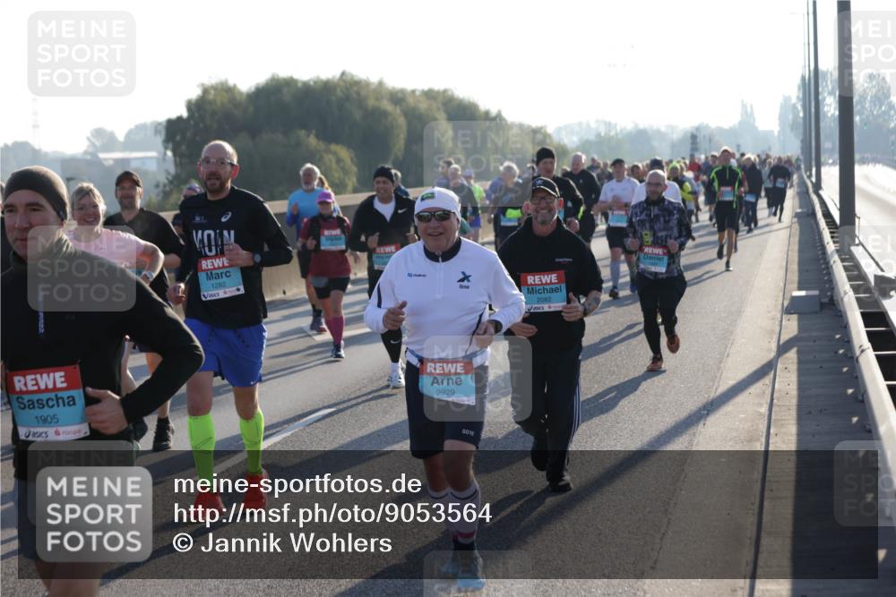 03.10.2025 - Köhlbrandbrückenlauf Jannik Wohlers http://msf.ph/oto/9053564 03.10.2025 09:19:58 Position 3 1905, 1282, 2082, 2929 meine-sportfotos.de