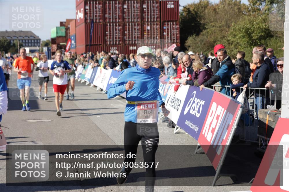 03.10.2025 - Köhlbrandbrückenlauf Jannik Wohlers http://msf.ph/oto/9053577 03.10.2025 13:09:32 Ziel 4129, 4134, 4212, 4262, 4298, 4358, 4365, 4614, 5061, 5352, 5803, 5813, 5907, 6379, 6438, 6481, 6661, 6667 meine-sportfotos.de