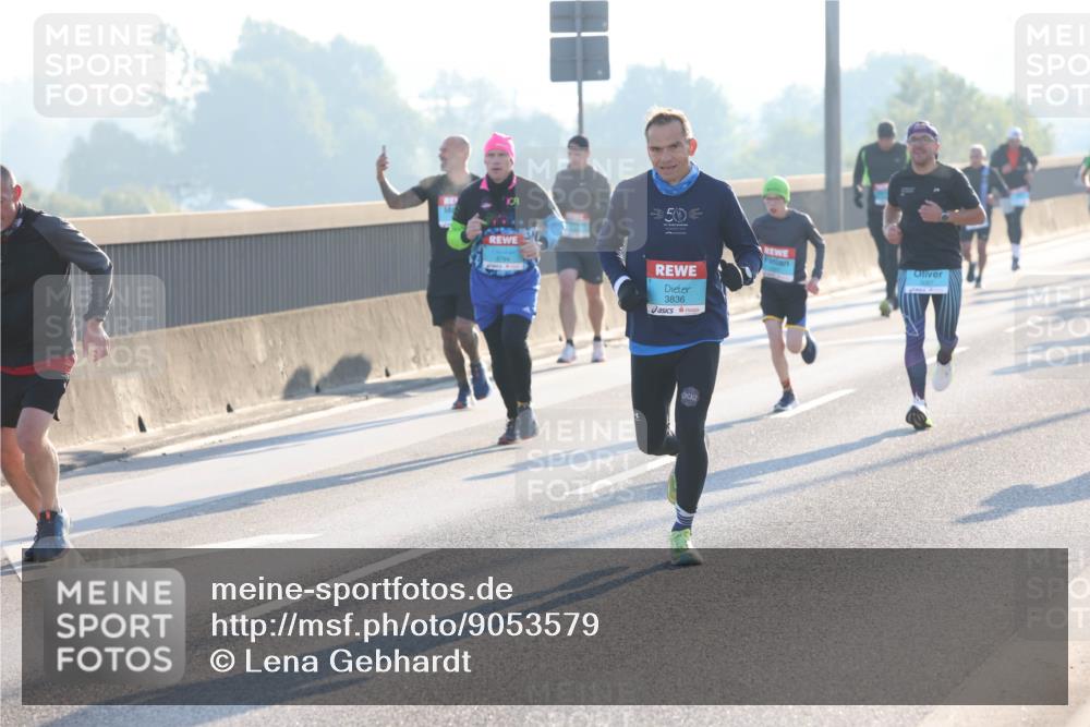 03.10.2025 - Köhlbrandbrückenlauf Lena Gebhardt http://msf.ph/oto/9053579 03.10.2025 09:16:08 Position 1 50, 3836 meine-sportfotos.de