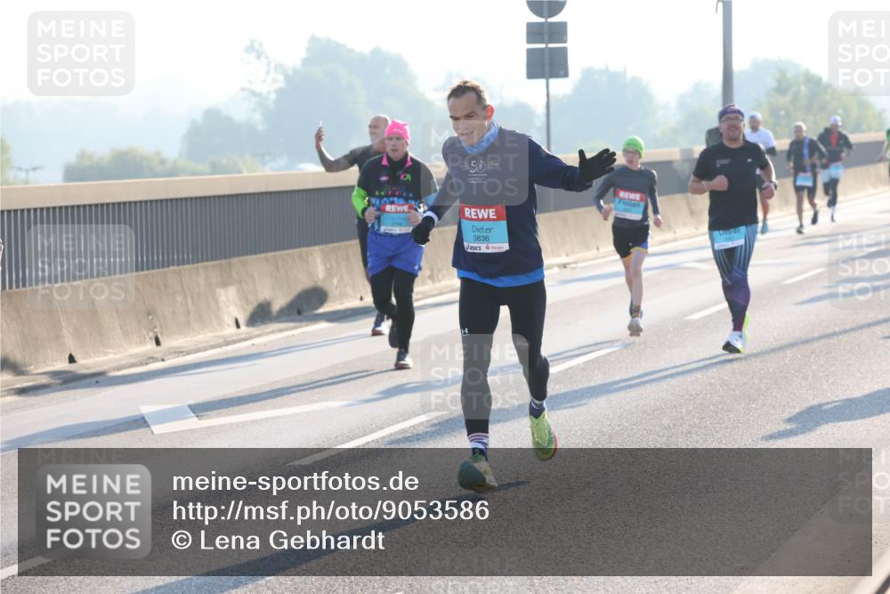 03.10.2025 - Köhlbrandbrückenlauf Lena Gebhardt http://msf.ph/oto/9053586 03.10.2025 09:16:09 Position 1 50, 3836 meine-sportfotos.de