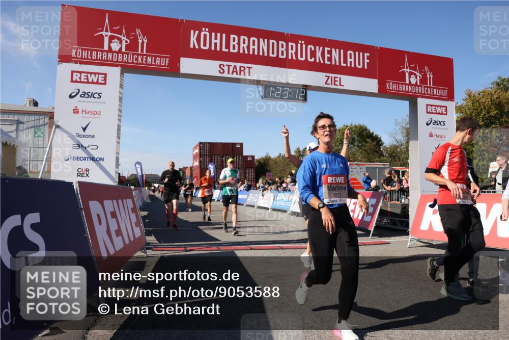 03.10.2025 - Köhlbrandbrückenlauf Lena Gebhardt http://msf.ph/oto/9053588 03.10.2025 13:23:12 Ziel 4339, 4350, 4553, 4904, 4905, 4964, 4987, 5076, 5573, 5712, 5716, 6070, 6071, 6652, 6653 meine-sportfotos.de