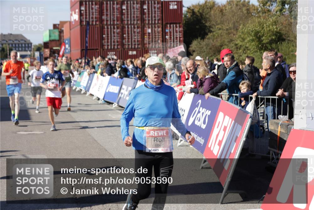 03.10.2025 - Köhlbrandbrückenlauf Jannik Wohlers http://msf.ph/oto/9053590 03.10.2025 13:09:33 Ziel 4129, 4134, 4212, 4262, 4298, 4358, 4365, 4614, 5352, 5803, 5813, 5907, 6379, 6438, 6481, 6667 meine-sportfotos.de