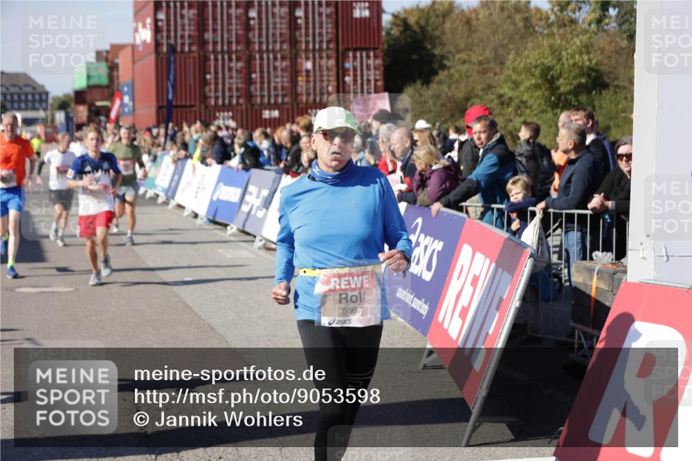 03.10.2025 - Köhlbrandbrückenlauf Jannik Wohlers http://msf.ph/oto/9053598 03.10.2025 13:09:33 Ziel 4129, 4134, 4212, 4262, 4298, 4358, 4365, 4614, 5352, 5803, 5813, 5907, 6379, 6438, 6481, 6667 meine-sportfotos.de