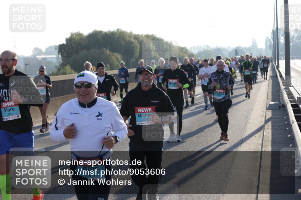 03.10.2025 - Köhlbrandbrückenlauf Jannik Wohlers http://msf.ph/oto/9053606 03.10.2025 09:19:59 Position 3 1282, 2082, 2929 meine-sportfotos.de