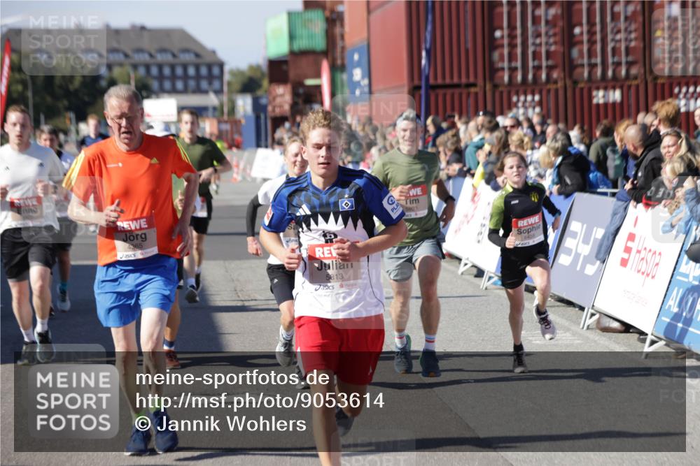 03.10.2025 - Köhlbrandbrückenlauf Jannik Wohlers http://msf.ph/oto/9053614 03.10.2025 13:09:34 Ziel 4129, 4134, 4212, 4262, 4298, 4358, 4365, 4614, 5352, 5803, 5813, 5907, 6379, 6438, 6481, 6667 meine-sportfotos.de