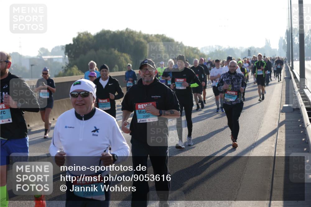 03.10.2025 - Köhlbrandbrückenlauf Jannik Wohlers http://msf.ph/oto/9053616 03.10.2025 09:19:59 Position 3 82, 2082, 2929 meine-sportfotos.de