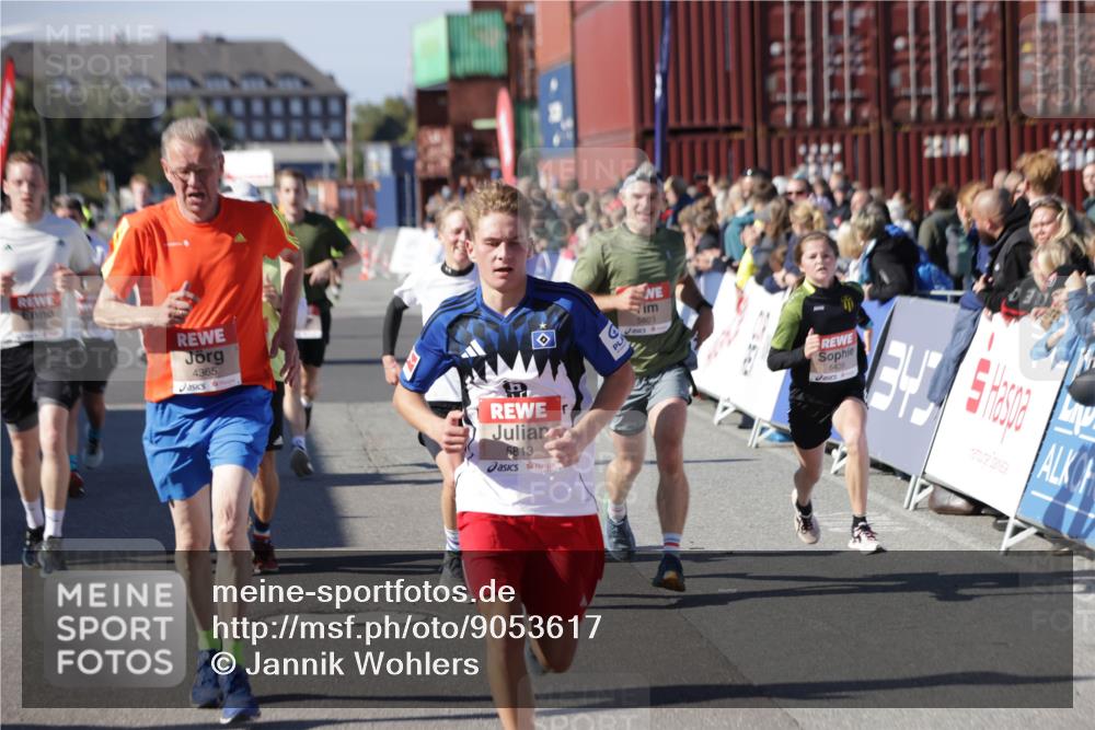 03.10.2025 - Köhlbrandbrückenlauf Jannik Wohlers http://msf.ph/oto/9053617 03.10.2025 13:09:34 Ziel 4129, 4134, 4212, 4262, 4298, 4358, 4365, 4614, 5352, 5803, 5813, 5907, 6379, 6438, 6481, 6667 meine-sportfotos.de