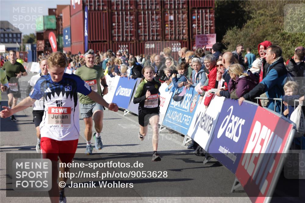 03.10.2025 - Köhlbrandbrückenlauf Jannik Wohlers http://msf.ph/oto/9053628 03.10.2025 13:09:35 Ziel 4134, 4212, 4262, 4298, 4358, 4365, 4614, 5352, 5803, 5813, 5907, 6379, 6438, 6481, 6667, 6803 meine-sportfotos.de