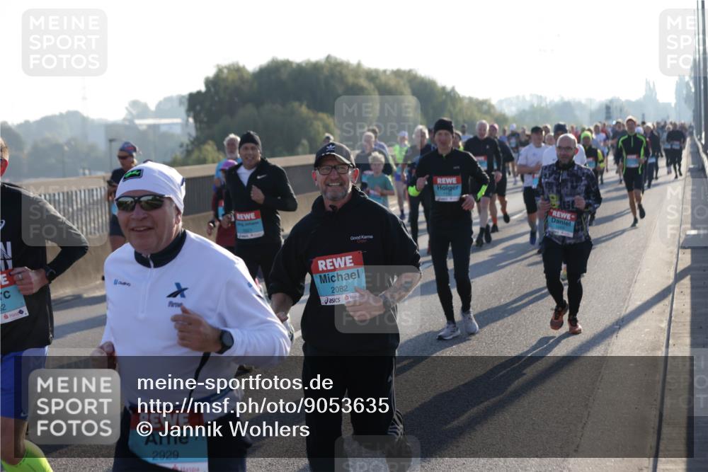 03.10.2025 - Köhlbrandbrückenlauf Jannik Wohlers http://msf.ph/oto/9053635 03.10.2025 09:19:59 Position 3 32, 2082, 2929 meine-sportfotos.de