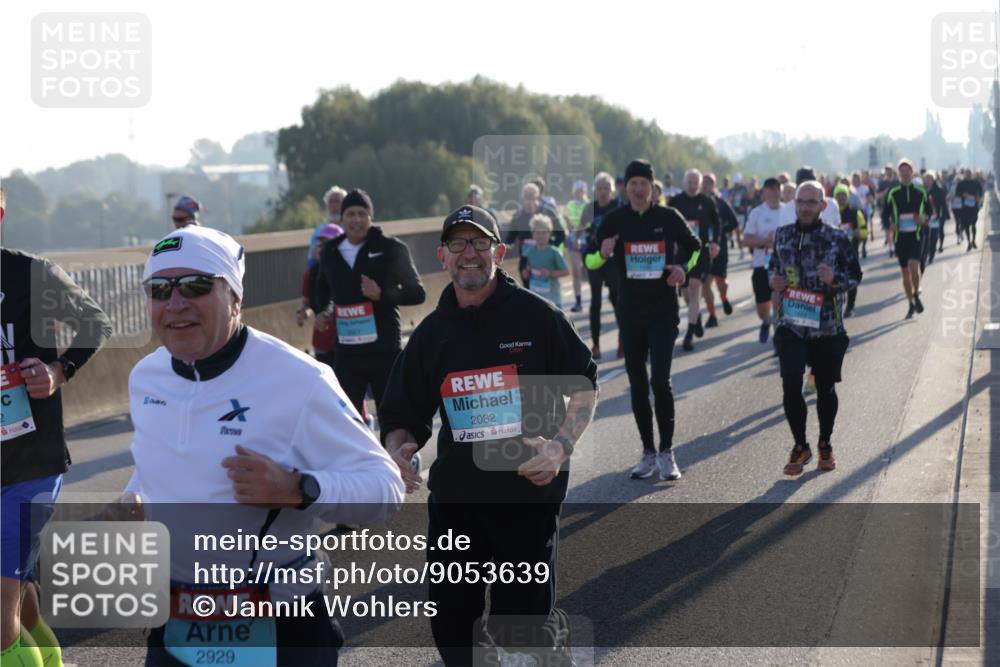 03.10.2025 - Köhlbrandbrückenlauf Jannik Wohlers http://msf.ph/oto/9053639 03.10.2025 09:19:59 Position 3 2929, 2082 meine-sportfotos.de