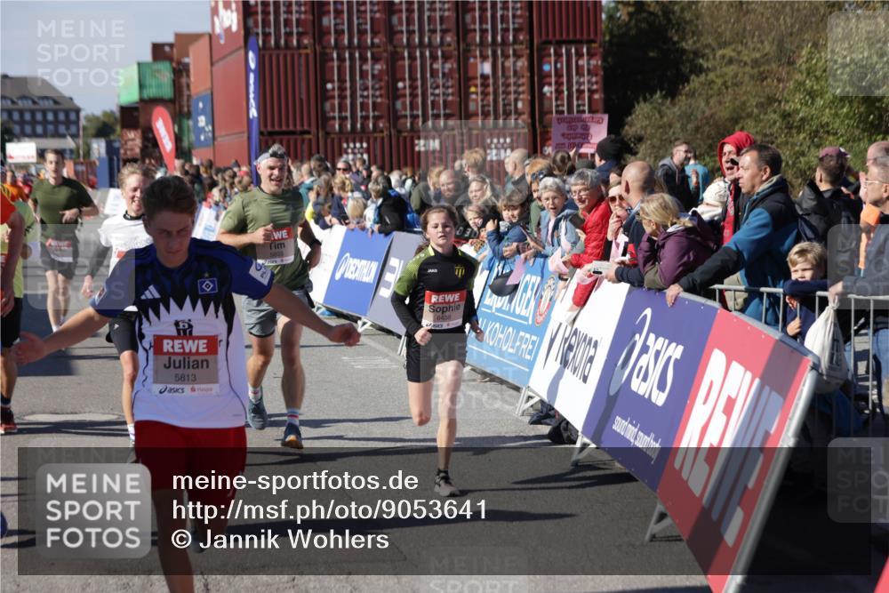 03.10.2025 - Köhlbrandbrückenlauf Jannik Wohlers http://msf.ph/oto/9053641 03.10.2025 13:09:35 Ziel 4134, 4212, 4262, 4298, 4358, 4365, 4614, 5352, 5803, 5813, 5907, 6379, 6438, 6481, 6667, 6803 meine-sportfotos.de