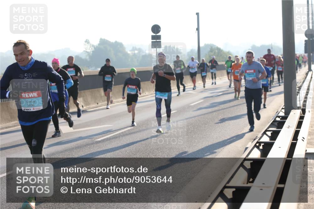 03.10.2025 - Köhlbrandbrückenlauf Lena Gebhardt http://msf.ph/oto/9053644 03.10.2025 09:16:11 Position 1 50, 3836 meine-sportfotos.de
