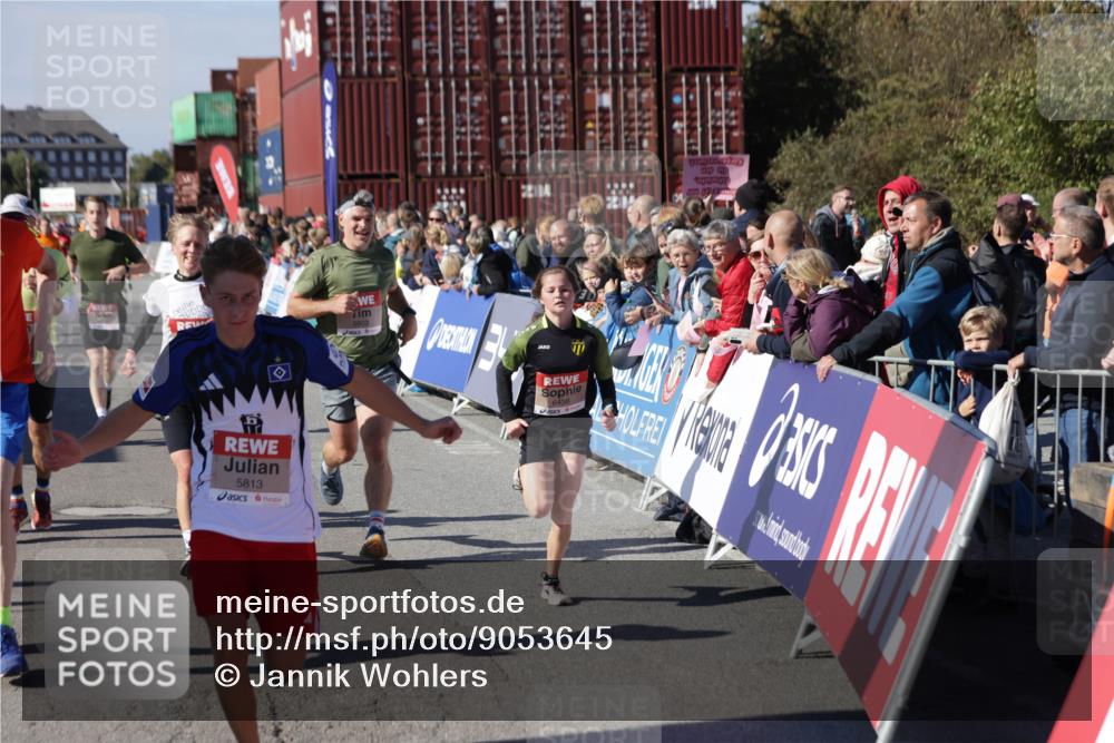 03.10.2025 - Köhlbrandbrückenlauf Jannik Wohlers http://msf.ph/oto/9053645 03.10.2025 13:09:35 Ziel 4134, 4212, 4262, 4298, 4358, 4365, 4614, 5352, 5803, 5813, 5907, 6379, 6438, 6481, 6667, 6803 meine-sportfotos.de