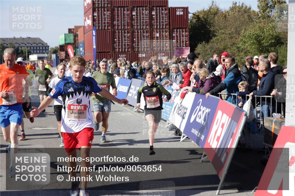 03.10.2025 - Köhlbrandbrückenlauf Jannik Wohlers http://msf.ph/oto/9053654 03.10.2025 13:09:35 Ziel 4134, 4212, 4262, 4298, 4358, 4365, 4614, 5352, 5803, 5813, 5907, 6379, 6438, 6481, 6667, 6803 meine-sportfotos.de