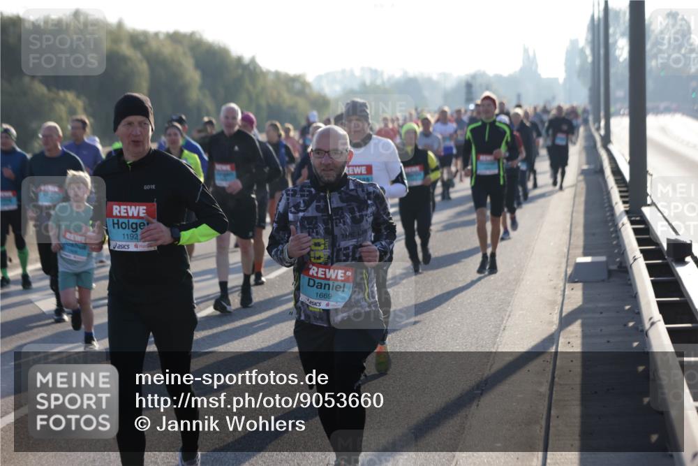 03.10.2025 - Köhlbrandbrückenlauf Jannik Wohlers http://msf.ph/oto/9053660 03.10.2025 09:20:00 Position 3 11922, 1669 meine-sportfotos.de