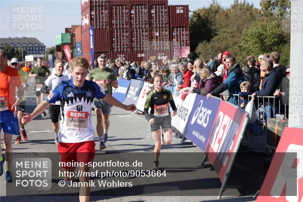 03.10.2025 - Köhlbrandbrückenlauf Jannik Wohlers http://msf.ph/oto/9053664 03.10.2025 13:09:35 Ziel 4134, 4212, 4262, 4298, 4358, 4365, 4614, 5352, 5803, 5813, 5907, 6379, 6438, 6481, 6667, 6803 meine-sportfotos.de