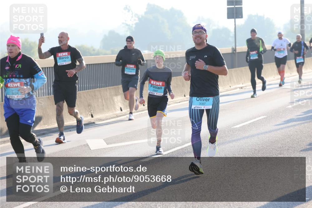 03.10.2025 - Köhlbrandbrückenlauf Lena Gebhardt http://msf.ph/oto/9053668 03.10.2025 09:16:11 Position 1 3794, 1194, 2997, 3087 meine-sportfotos.de