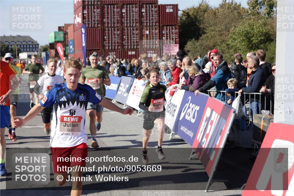 03.10.2025 - Köhlbrandbrückenlauf Jannik Wohlers http://msf.ph/oto/9053669 03.10.2025 13:09:35 Ziel 4134, 4212, 4262, 4298, 4358, 4365, 4614, 5352, 5803, 5813, 5907, 6379, 6438, 6481, 6667, 6803 meine-sportfotos.de