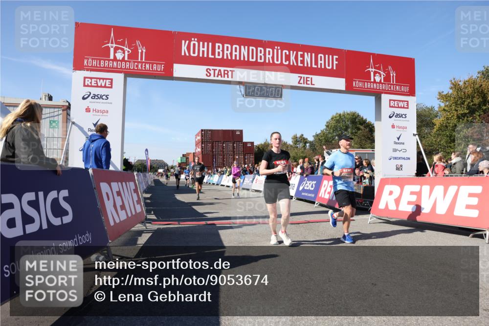 03.10.2025 - Köhlbrandbrückenlauf Lena Gebhardt http://msf.ph/oto/9053674 03.10.2025 13:07:01 Ziel 4152, 4249, 4451, 4588, 4804, 5963, 6065, 6423, 6427, 6745, 6799, 6822 meine-sportfotos.de